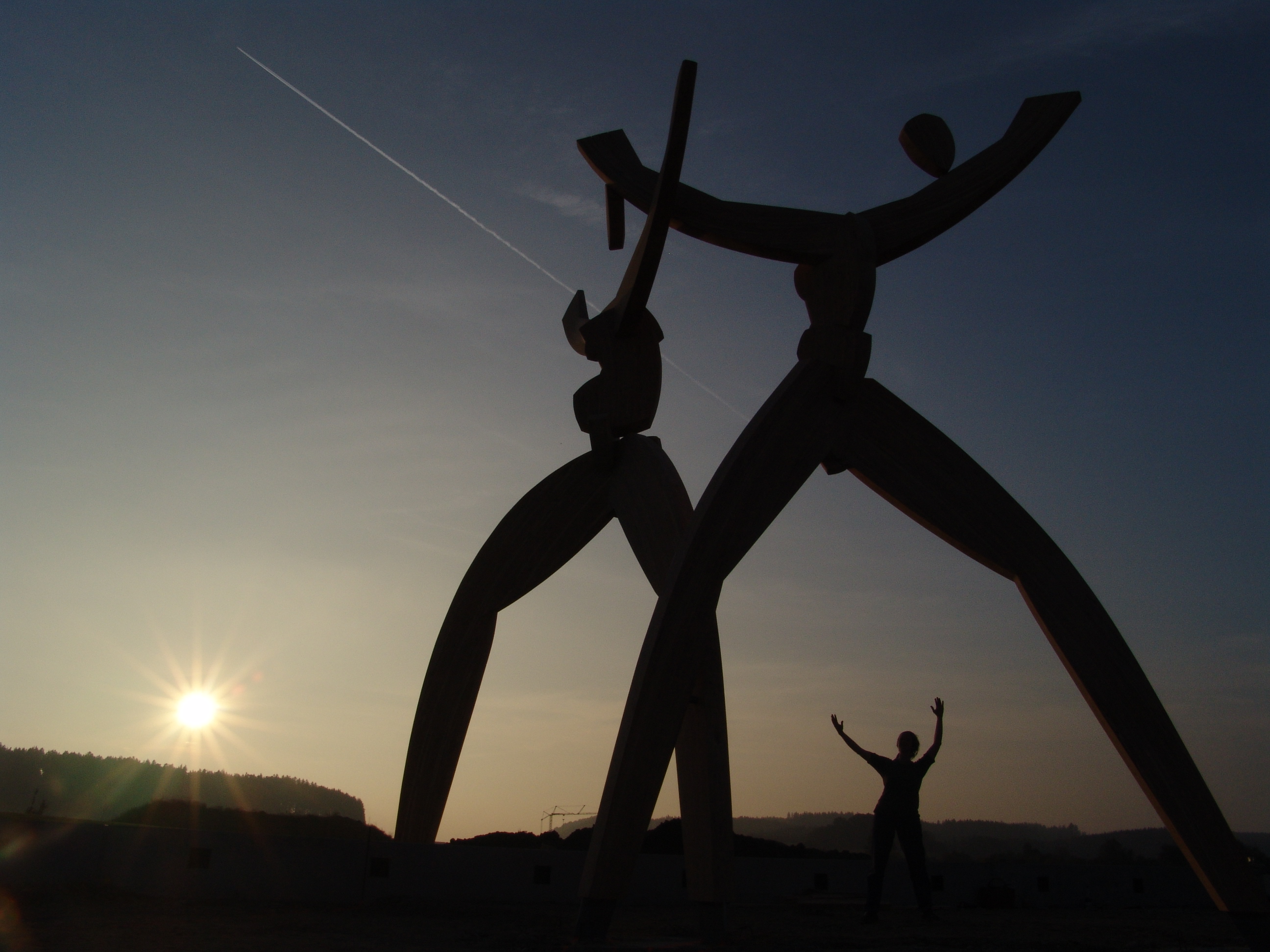 Keil unter ihrem Kunstwerk